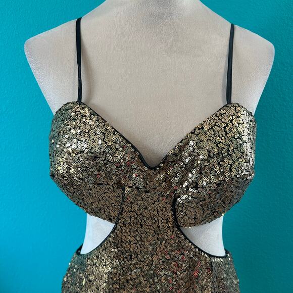 NWT Lulus Lustrous and Luxe Gold Sequin Cutout Bodycon Mini Dress Glam Party M - Picture 4 of 8